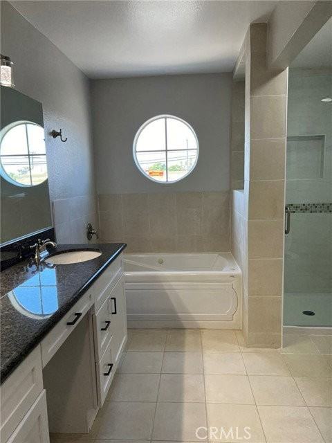 8462 Heil Ave - Photo 2 of 8