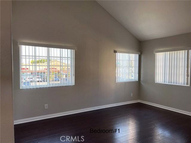 8462 Heil Ave - Photo 5 of 8