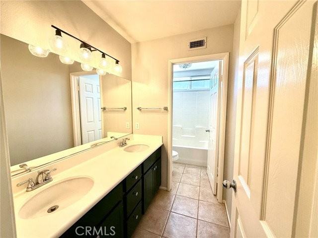 27 Nantucket Ln - Photo 2 of 8