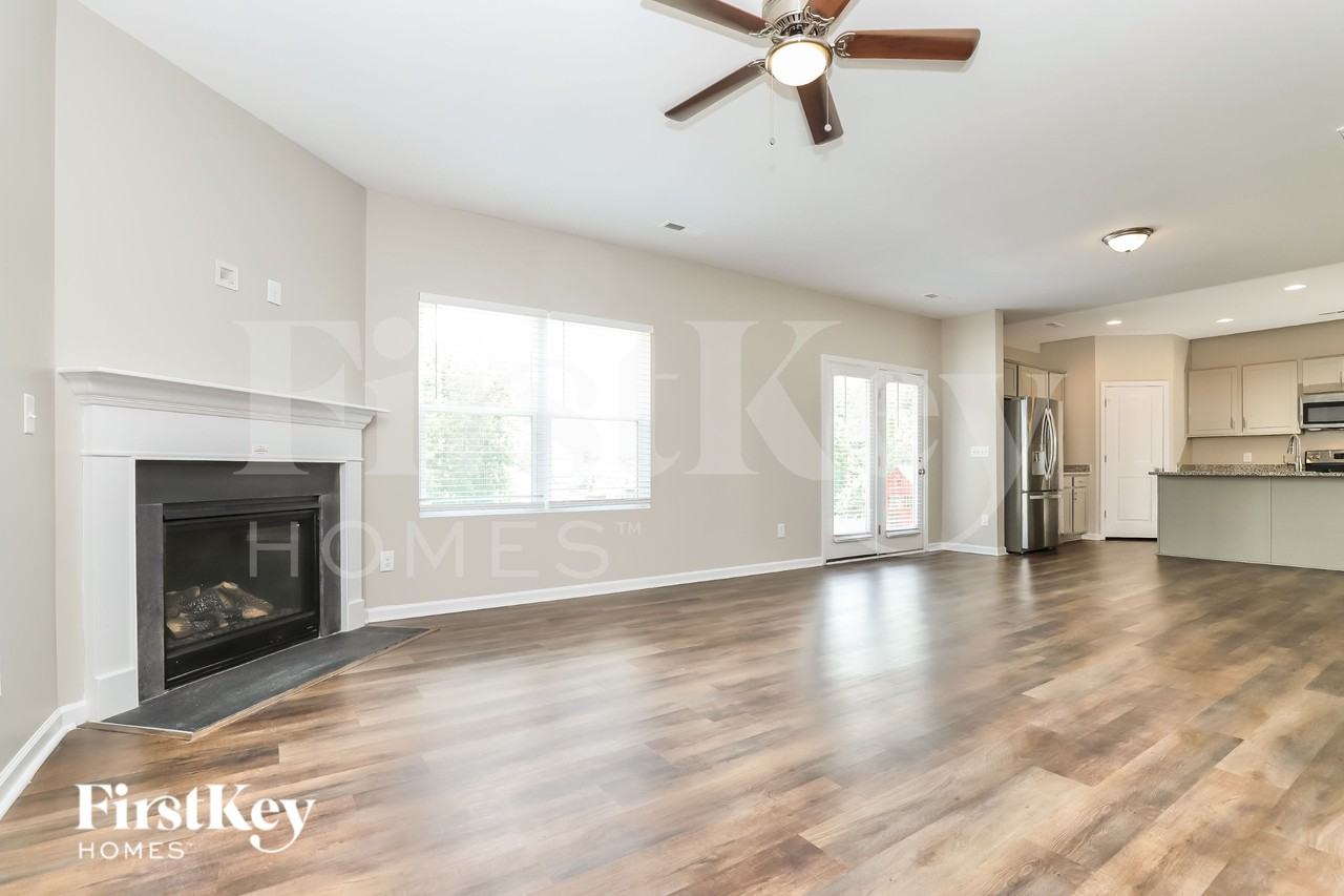 3748 Streamside Dr - Photo 6 of 19