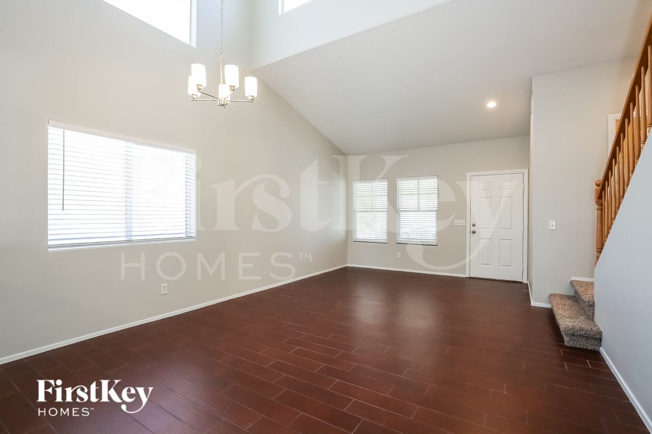 5830 Brimstone Dr - Photo 6 of 19