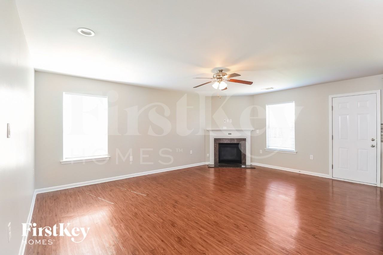 4706 Manchineel Ln - Photo 4 of 19