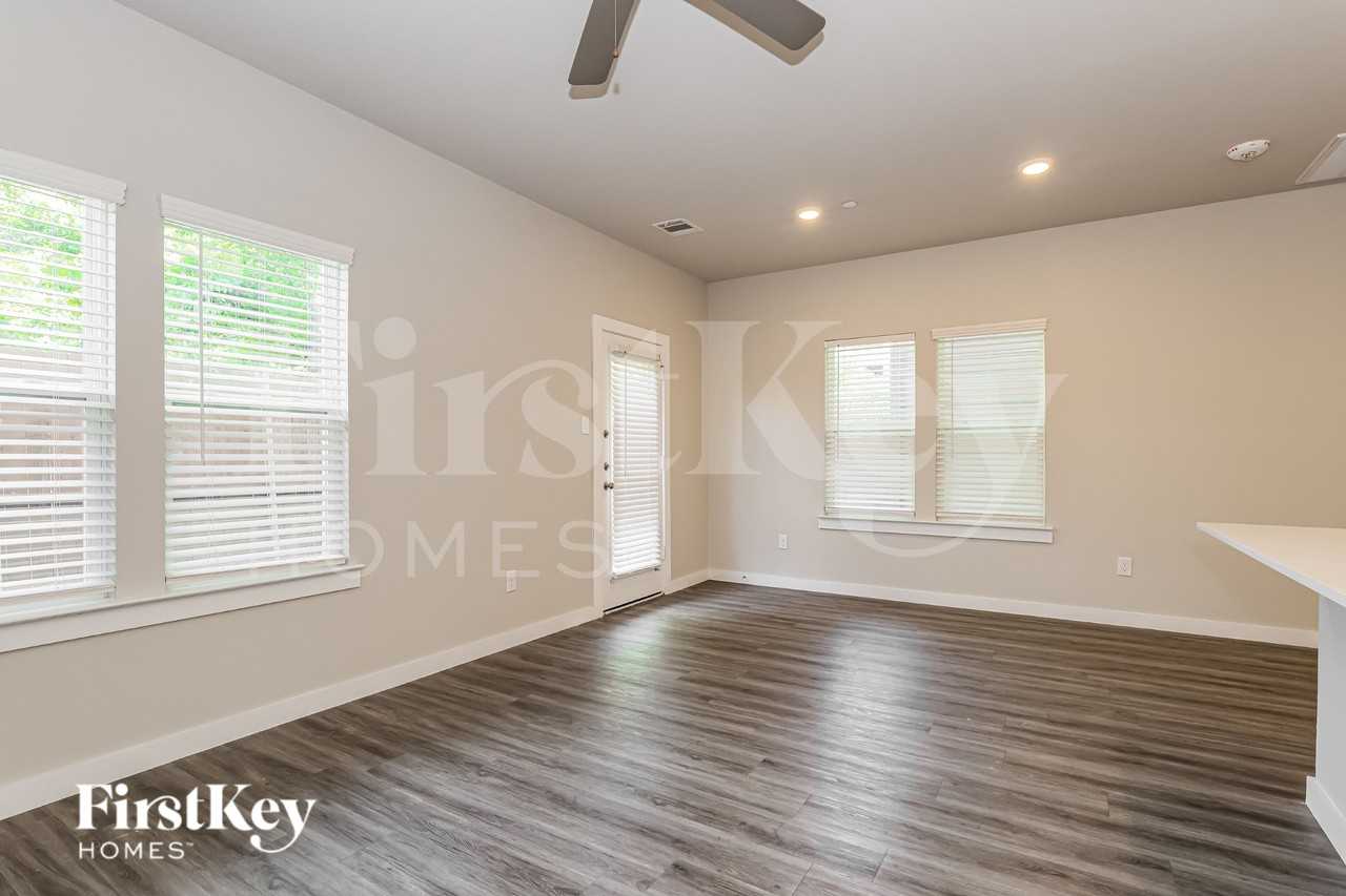 18326 W Centro Cir - Photo 3 of 19