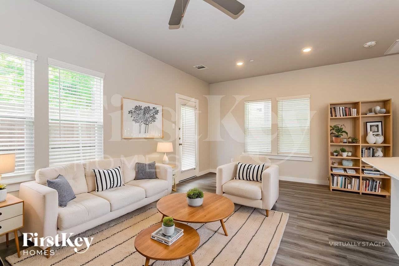 18326 W Centro Cir - Photo 4 of 19