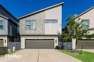 featured image of 18322 W Centro Cir
