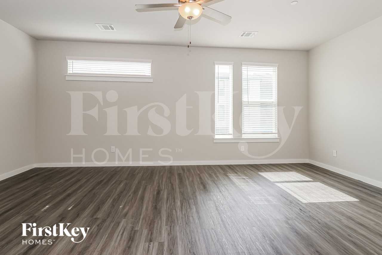 18322 W Centro Cir - Photo 3 of 19