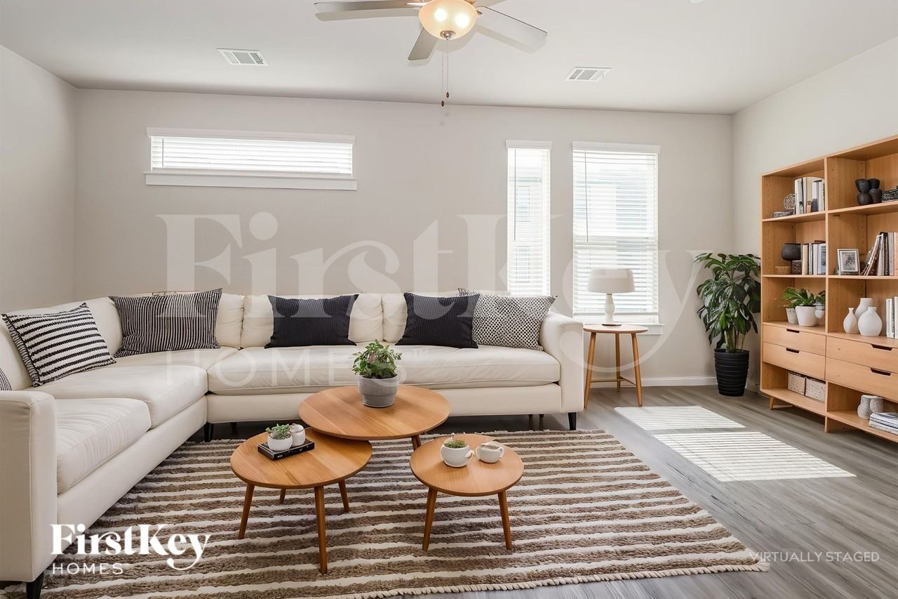 18322 W Centro Cir - Photo 4 of 19