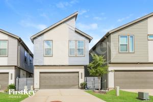 featured image of 18306 W Centro Cir