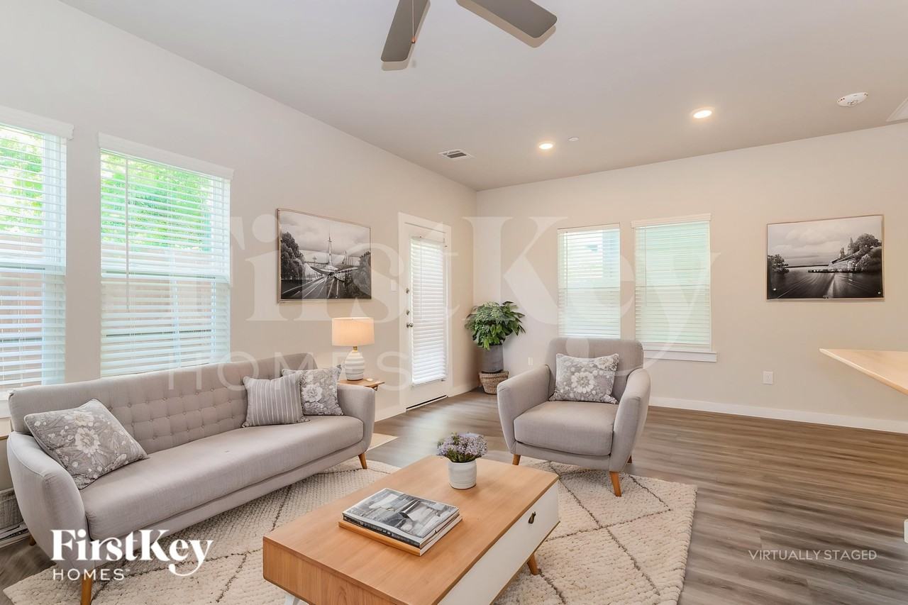18306 W Centro Cir - Photo 4 of 20