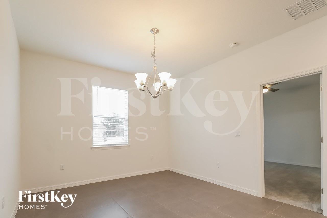 117 Windsor Reserve Dr - Photo 4 of 15