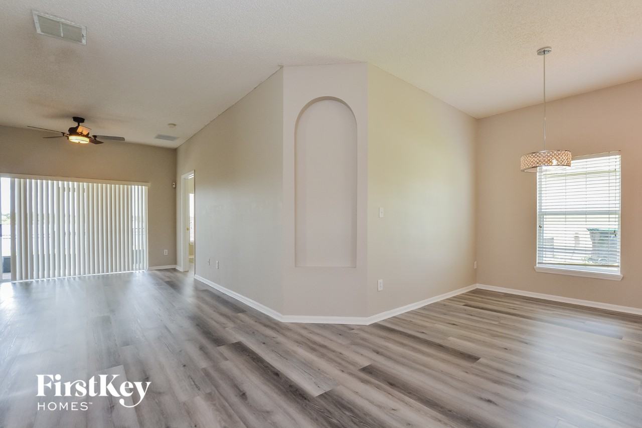 4810 Waterside Pointe Cir - Photo 4 of 15
