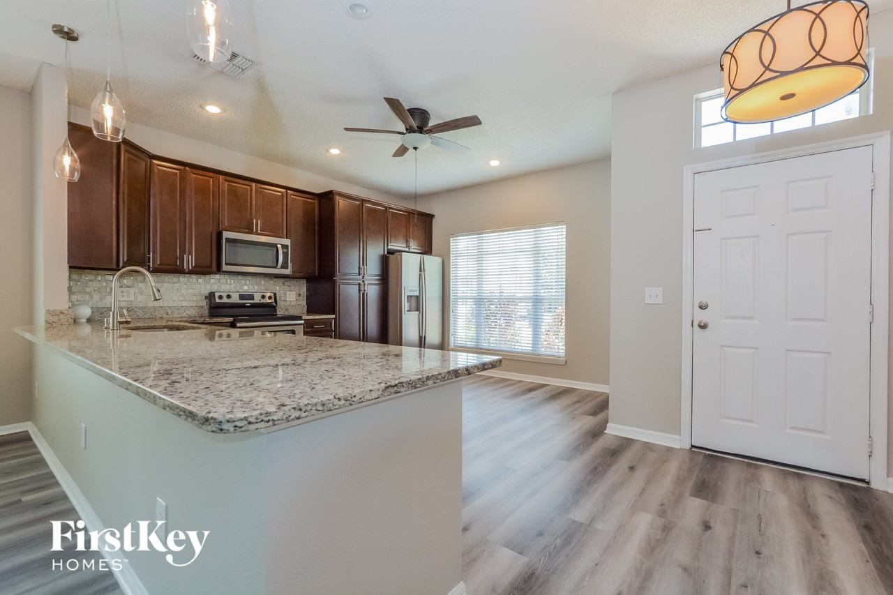 4810 Waterside Pointe Cir - Photo 5 of 15