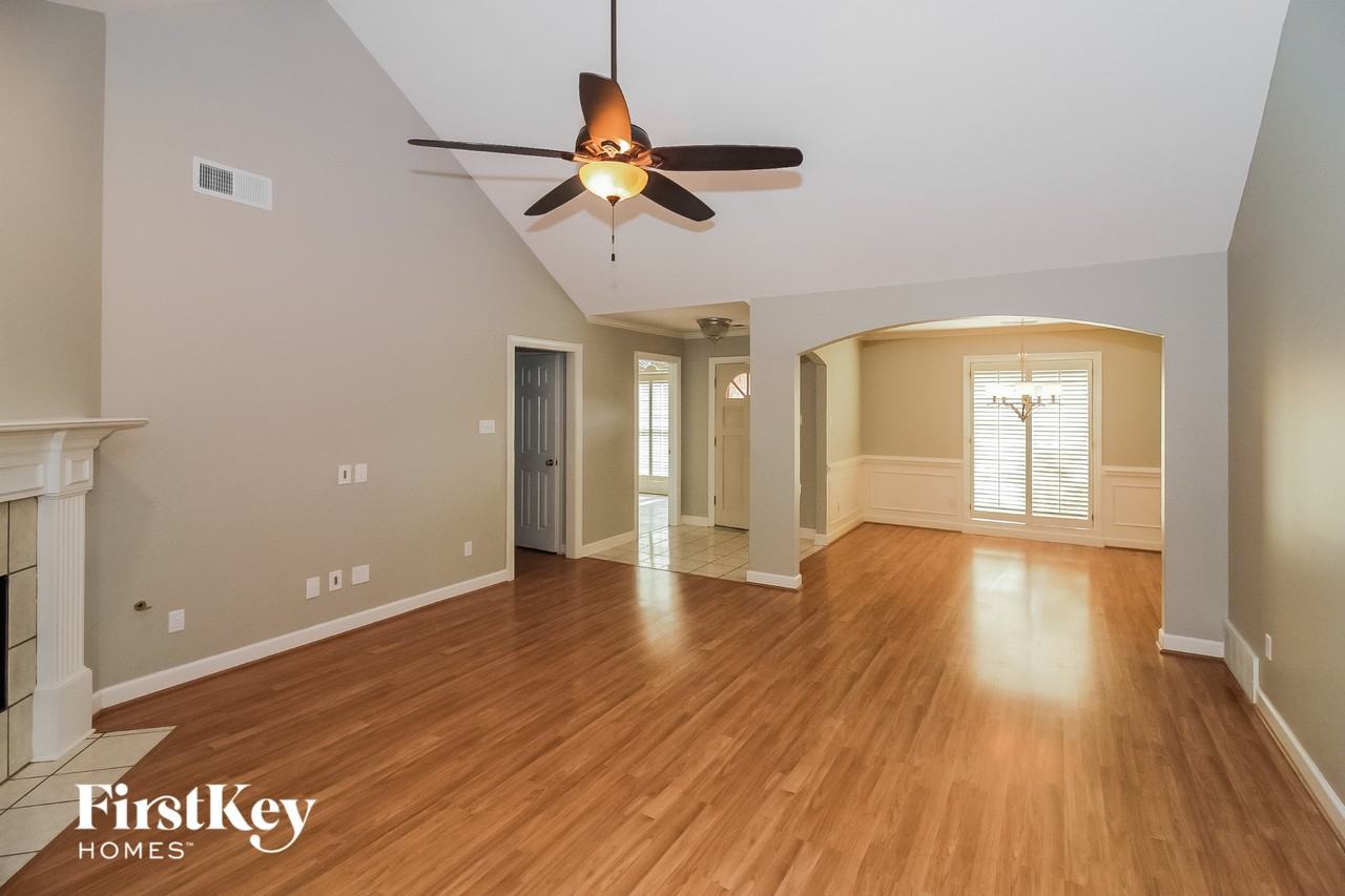 1790 Mill Glen Cv - Photo 2 of 15