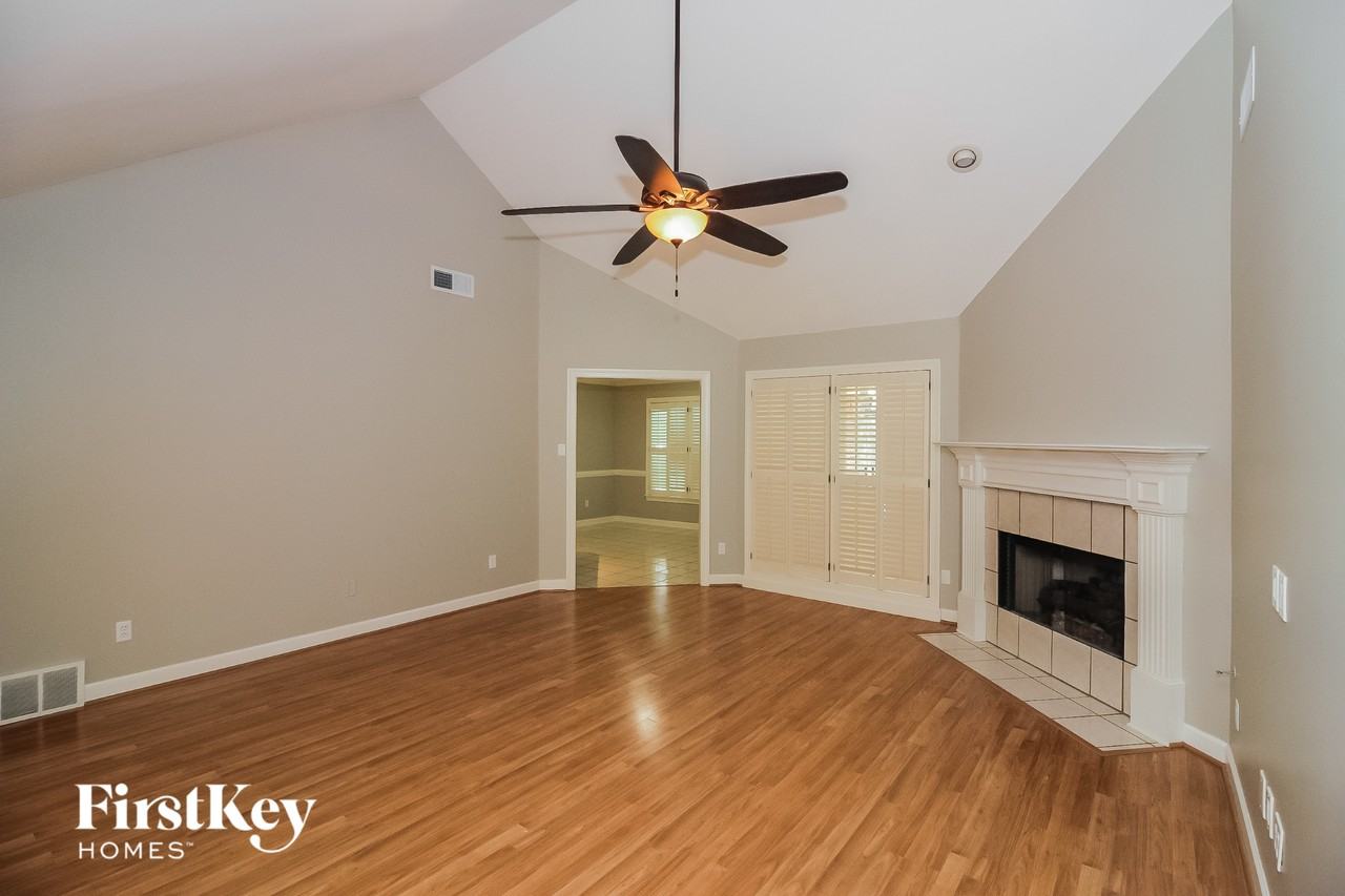 1790 Mill Glen Cv - Photo 3 of 15