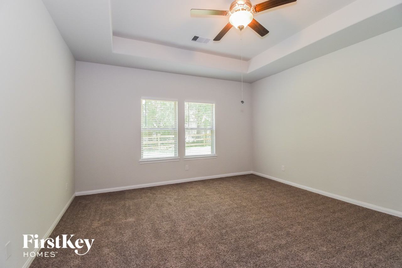 317 Lakeway Cir - Photo 7 of 15