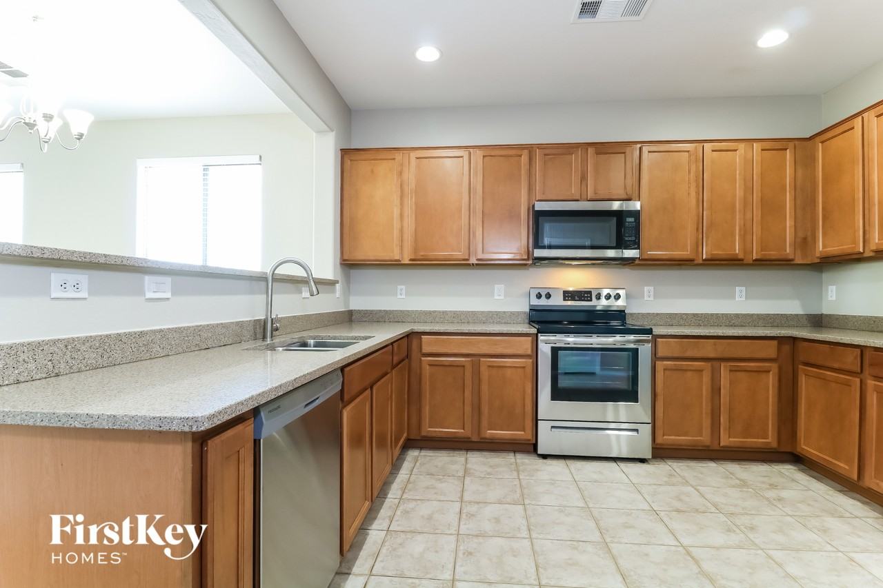 7227 W St Charles Ave - Photo 6 of 15