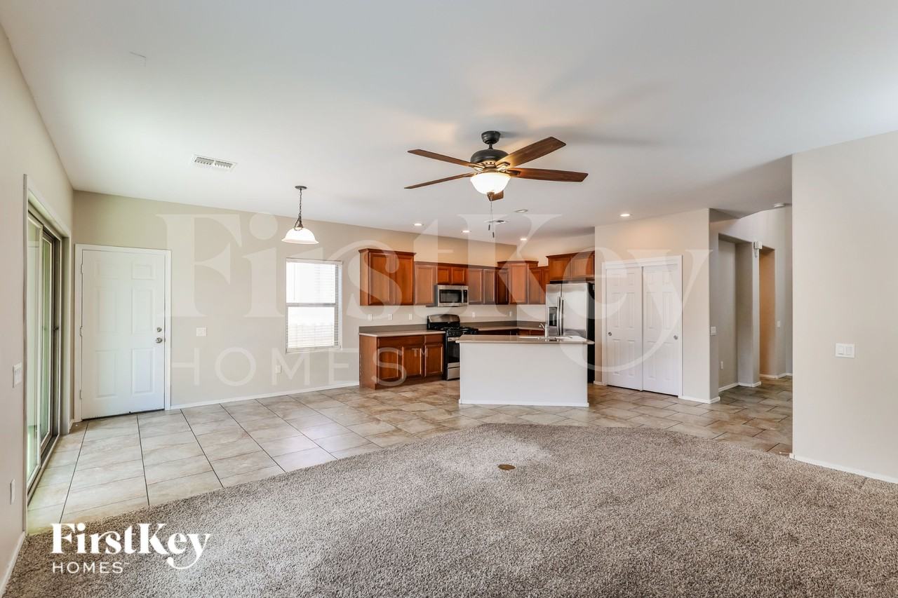 10721 E Sanctuary Ridge Ln - Photo 2 of 19