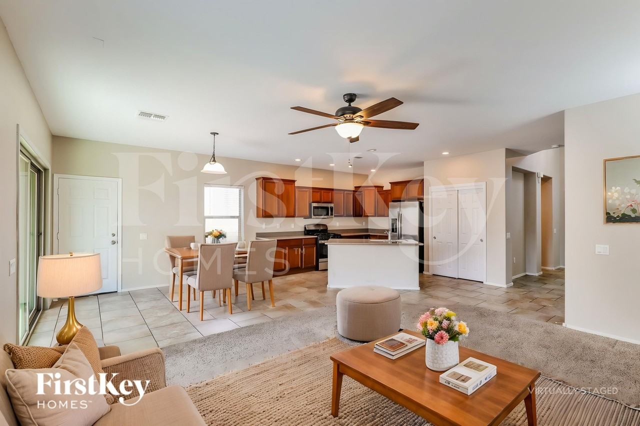 10721 E Sanctuary Ridge Ln - Photo 3 of 19