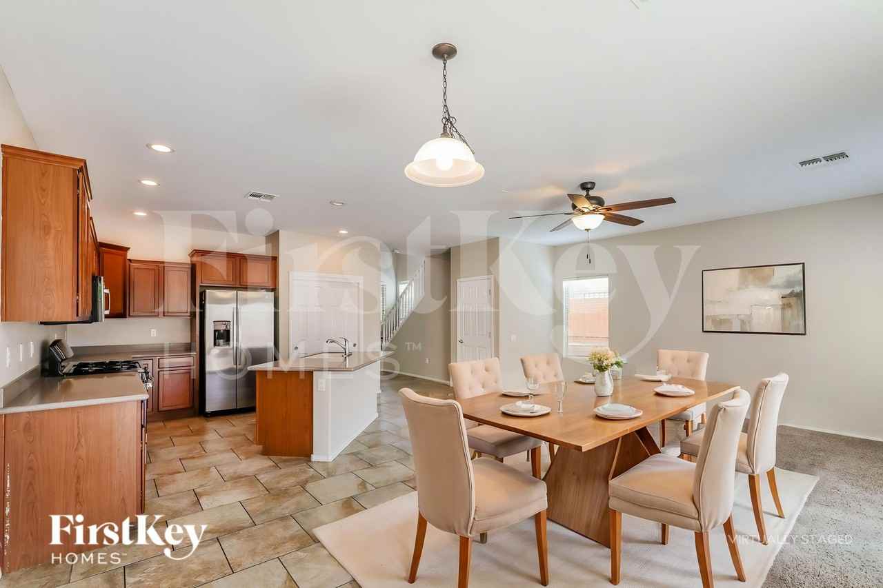 10721 E Sanctuary Ridge Ln - Photo 5 of 19