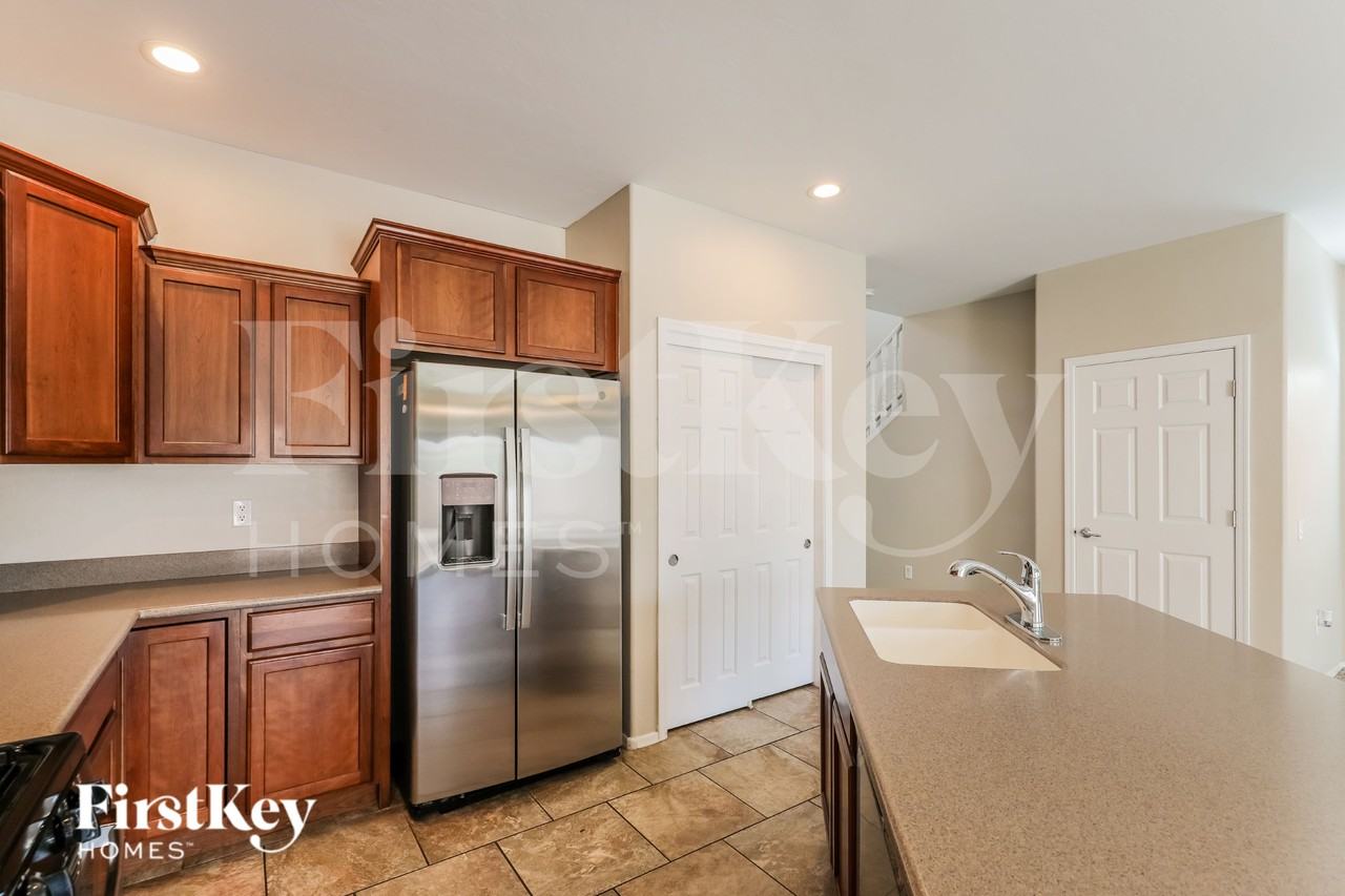 10721 E Sanctuary Ridge Ln - Photo 7 of 19