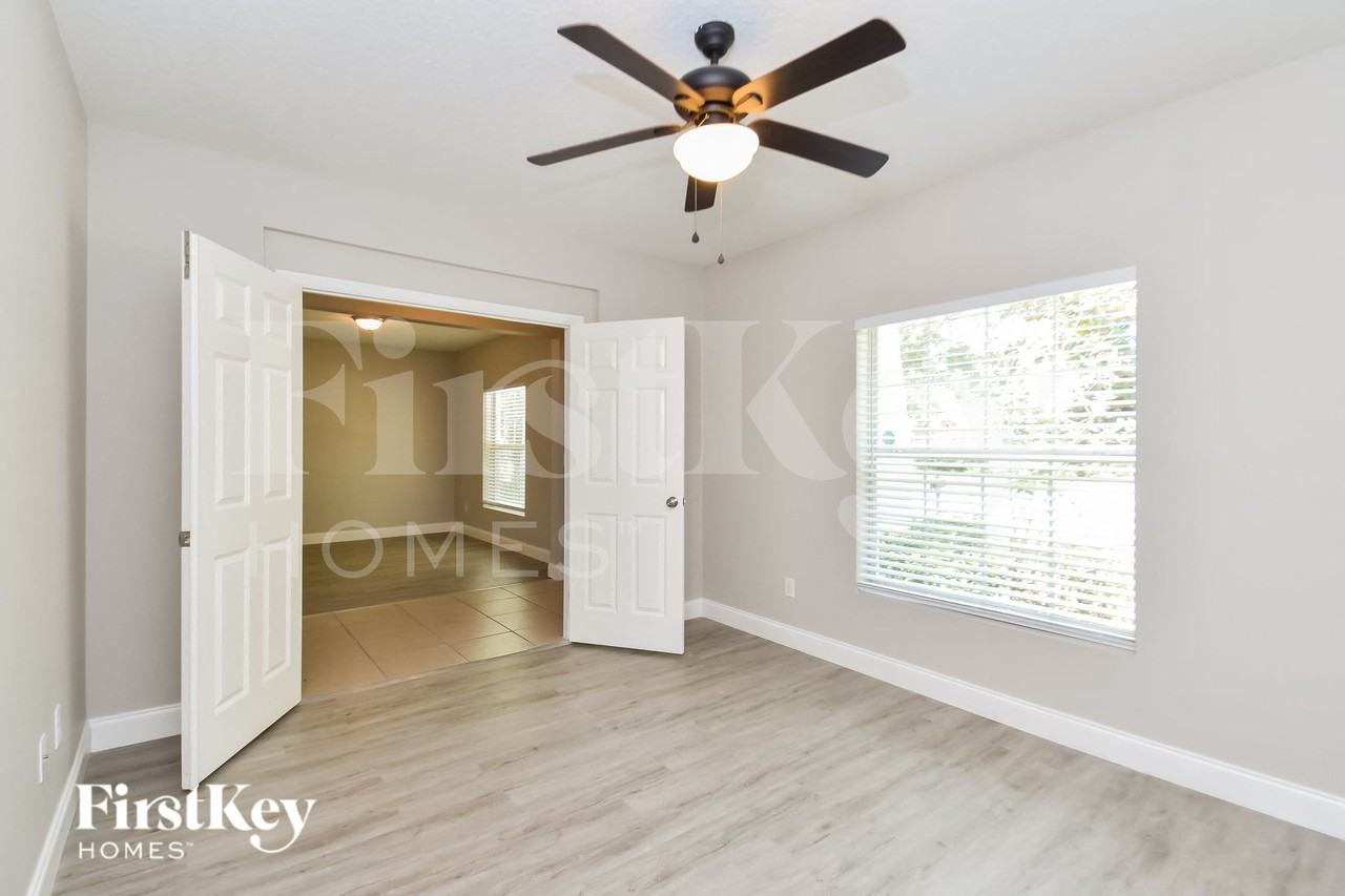 481 Nadeau Way - Photo 3 of 17