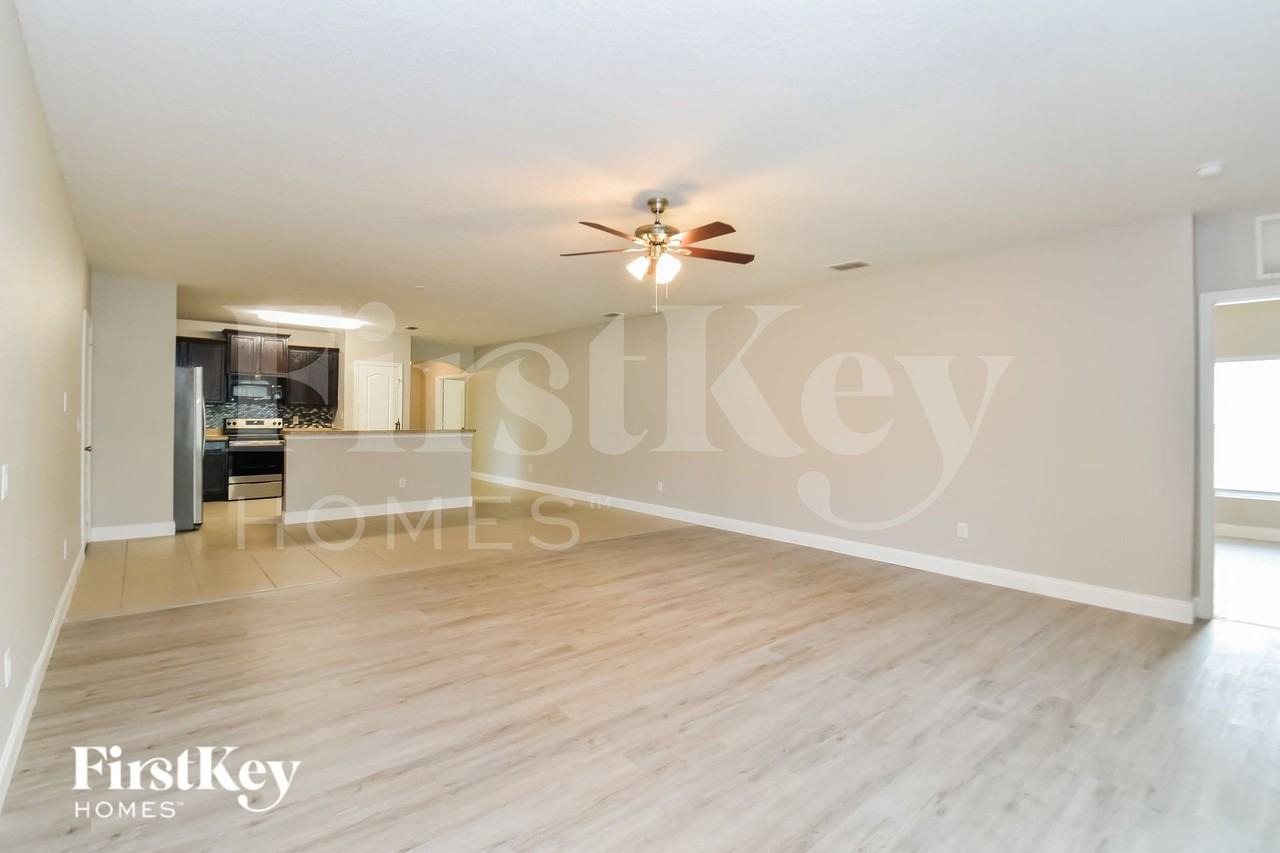 481 Nadeau Way - Photo 4 of 17