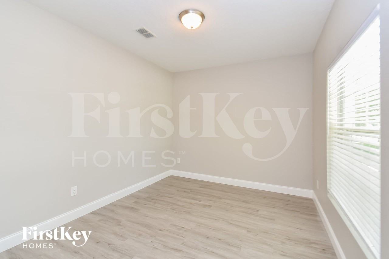 481 Nadeau Way - Photo 5 of 17