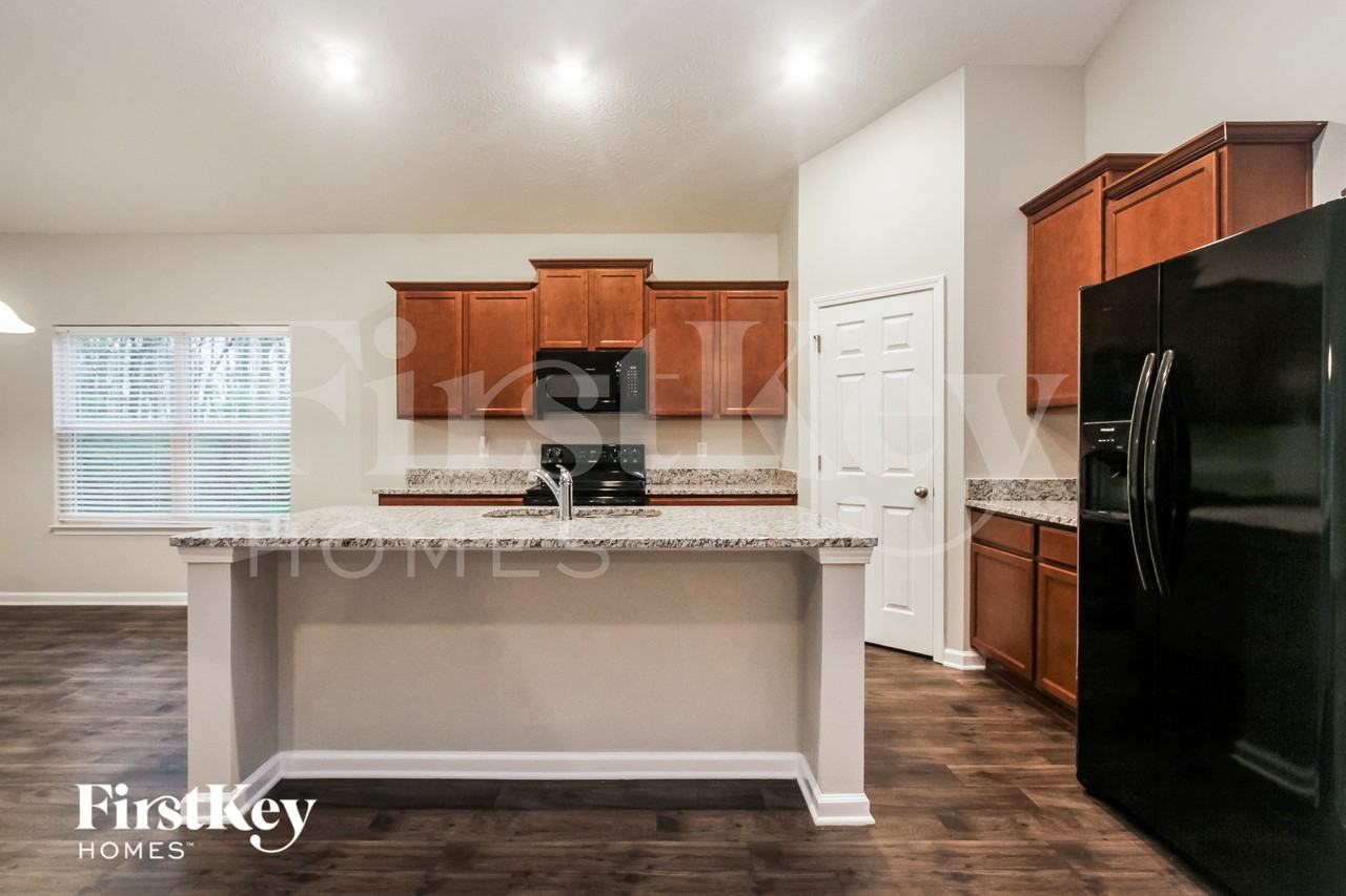 12128 Fall Ct - Photo 6 of 15