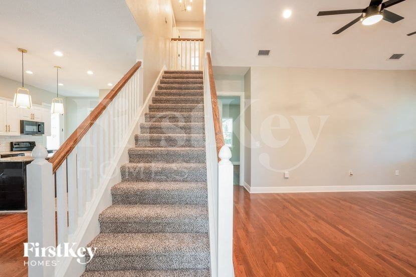 203 W Saunders St - Photo 2 of 16