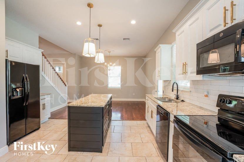 203 W Saunders St - Photo 5 of 16