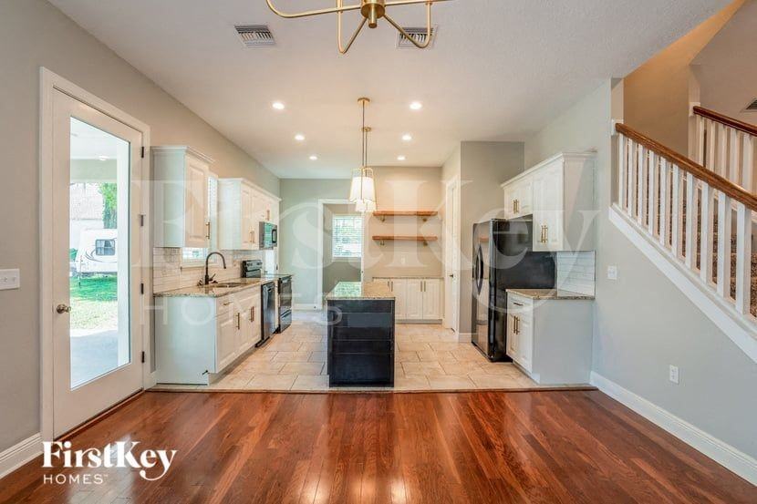 203 W Saunders St - Photo 7 of 16