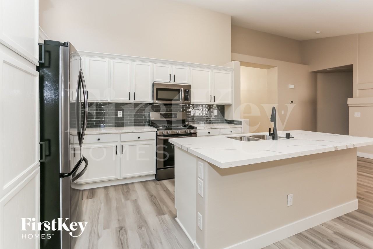 6009 Winter Meadow St - Photo 5 of 15