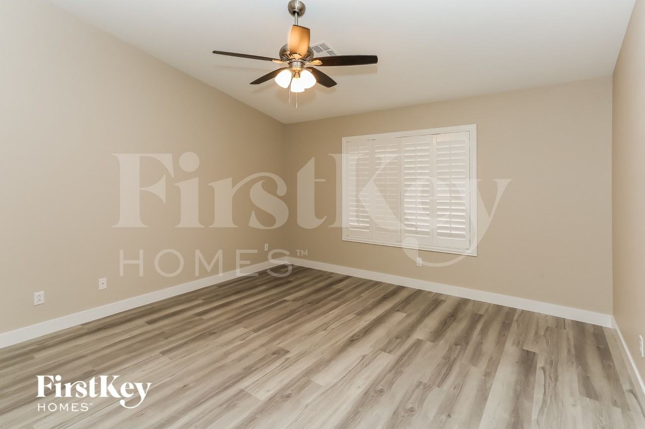 6009 Winter Meadow St - Photo 6 of 15