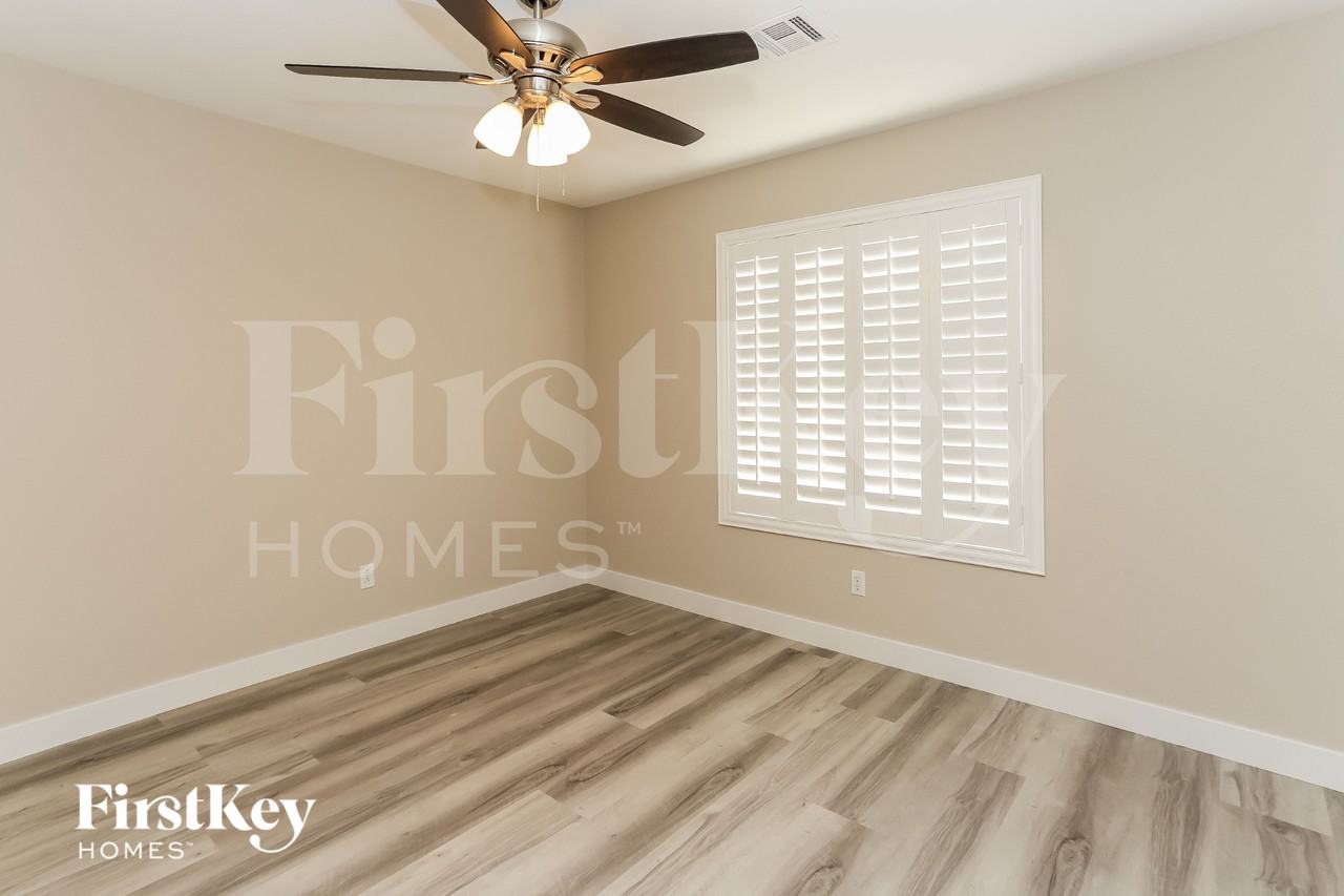6009 Winter Meadow St - Photo 7 of 15