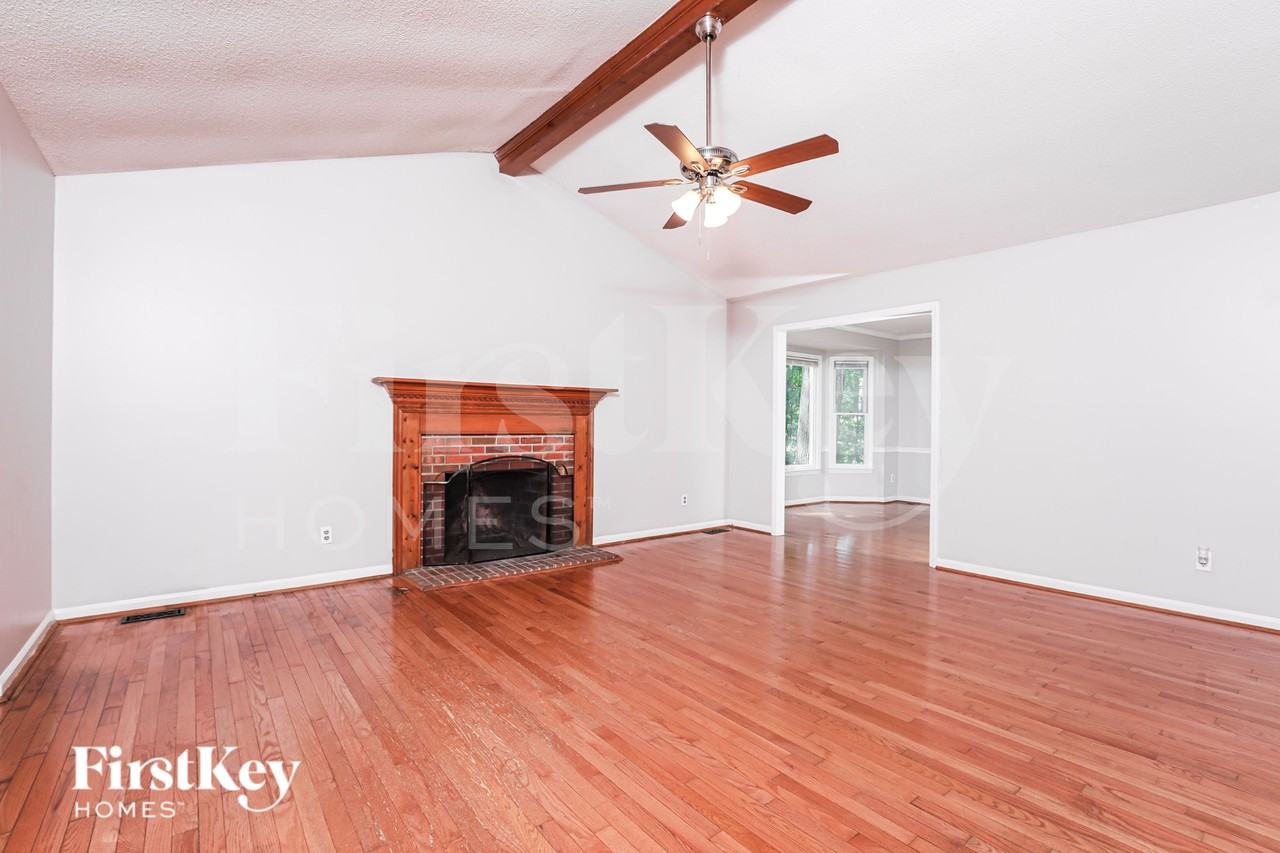 322 Amherst Creek Dr - Photo 2 of 19