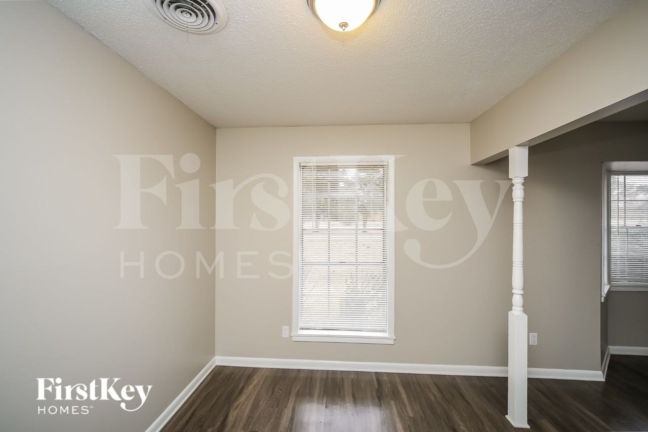 2901 Clarke Rd - Photo 4 of 16