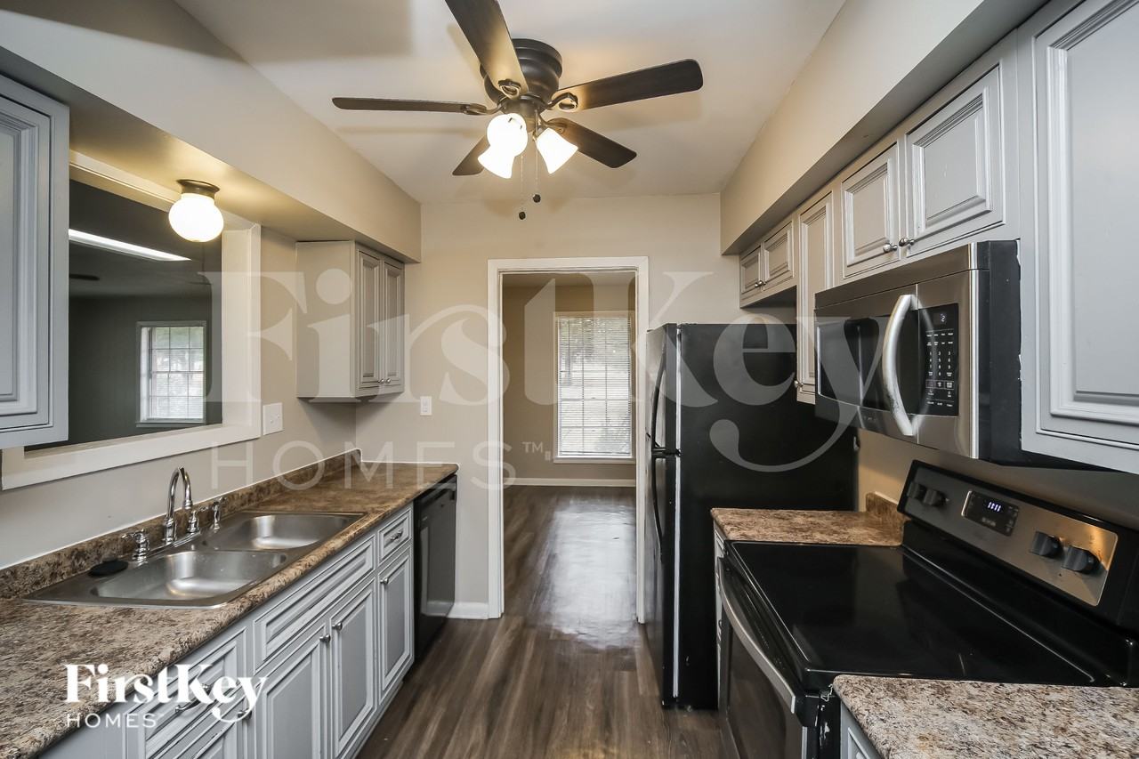 2901 Clarke Rd - Photo 5 of 16