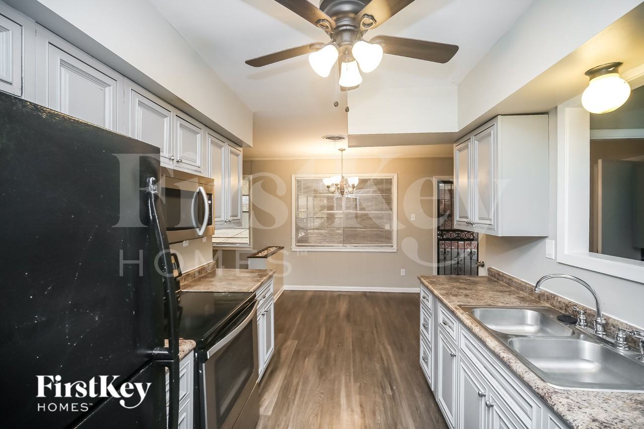 2901 Clarke Rd - Photo 6 of 16