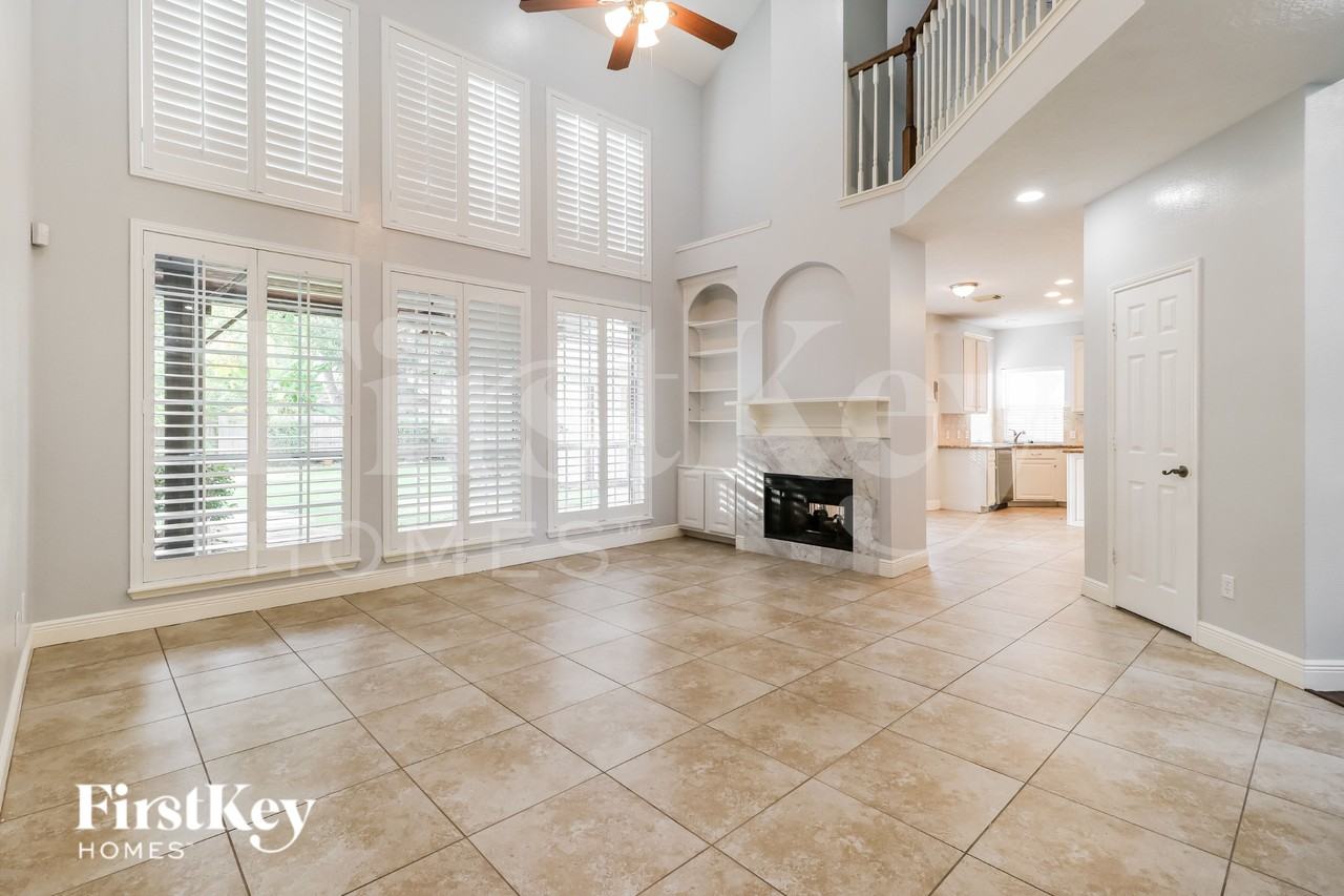 2407 Spanish Oak Hill Ct - Photo 4 of 16