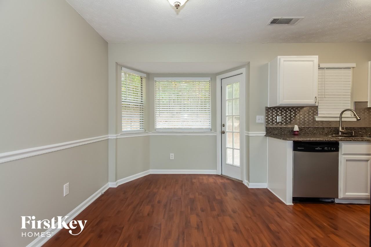 222 Brenda Ellen Dr - Photo 4 of 15