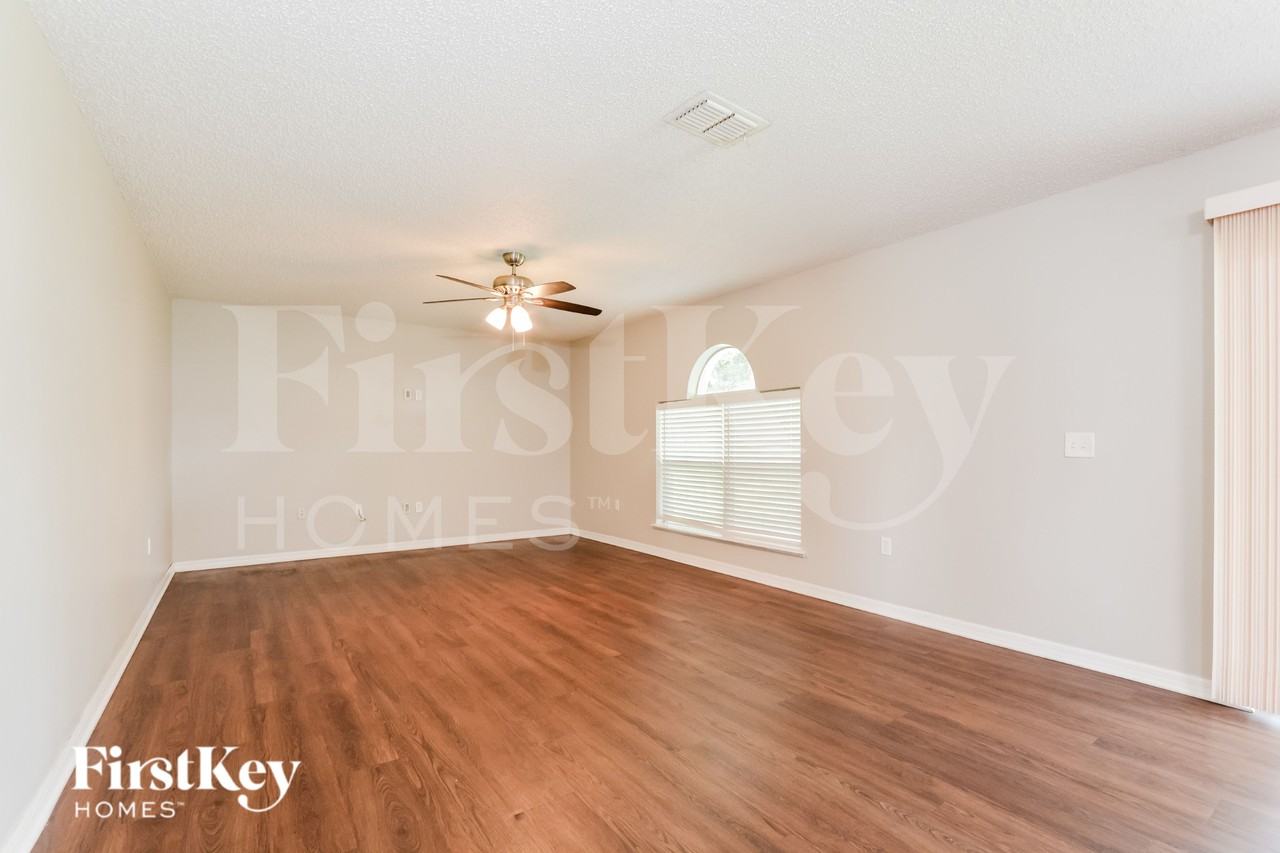 1026 Lake Doe Blvd - Photo 2 of 17