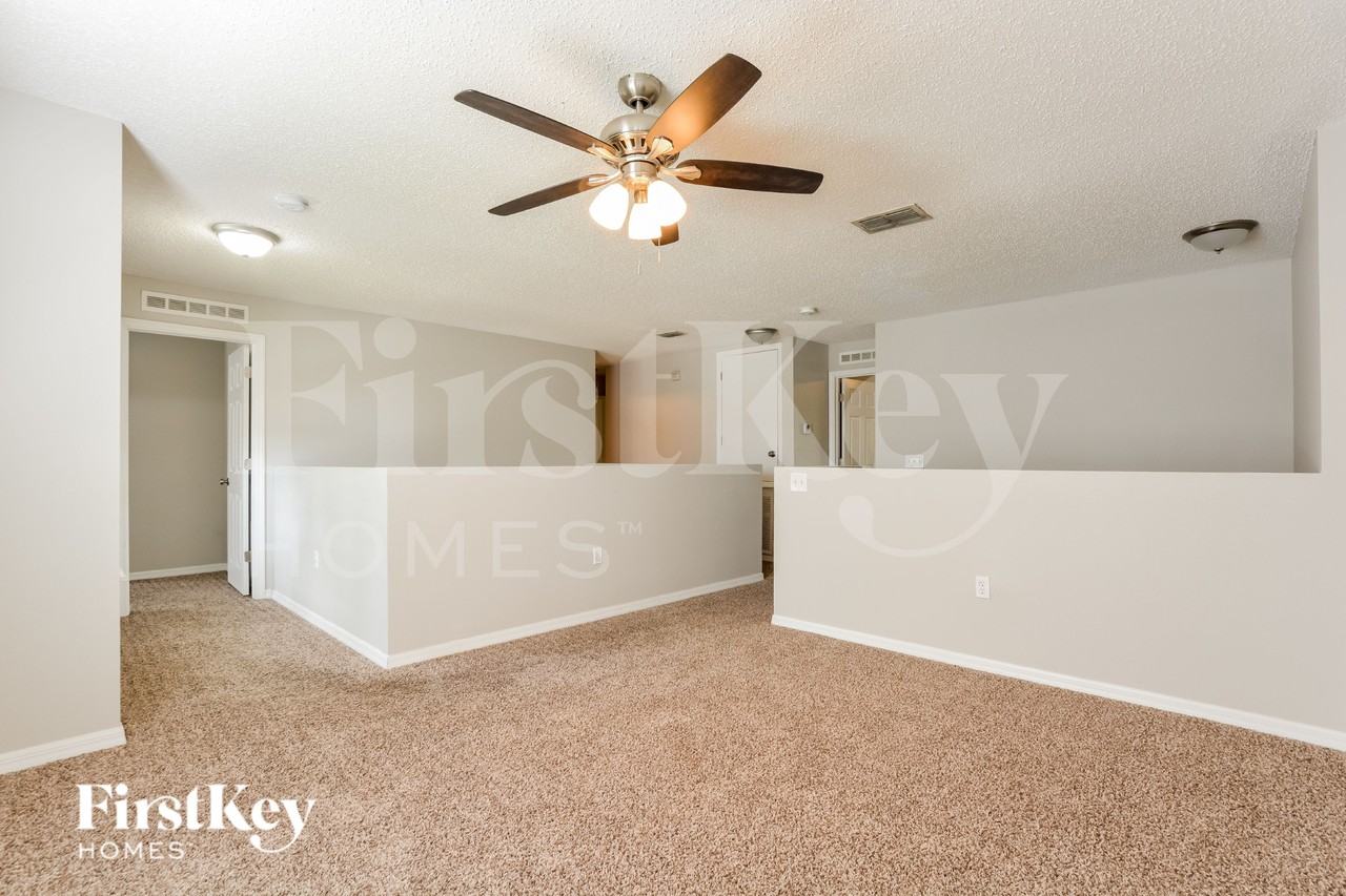 1026 Lake Doe Blvd - Photo 6 of 17