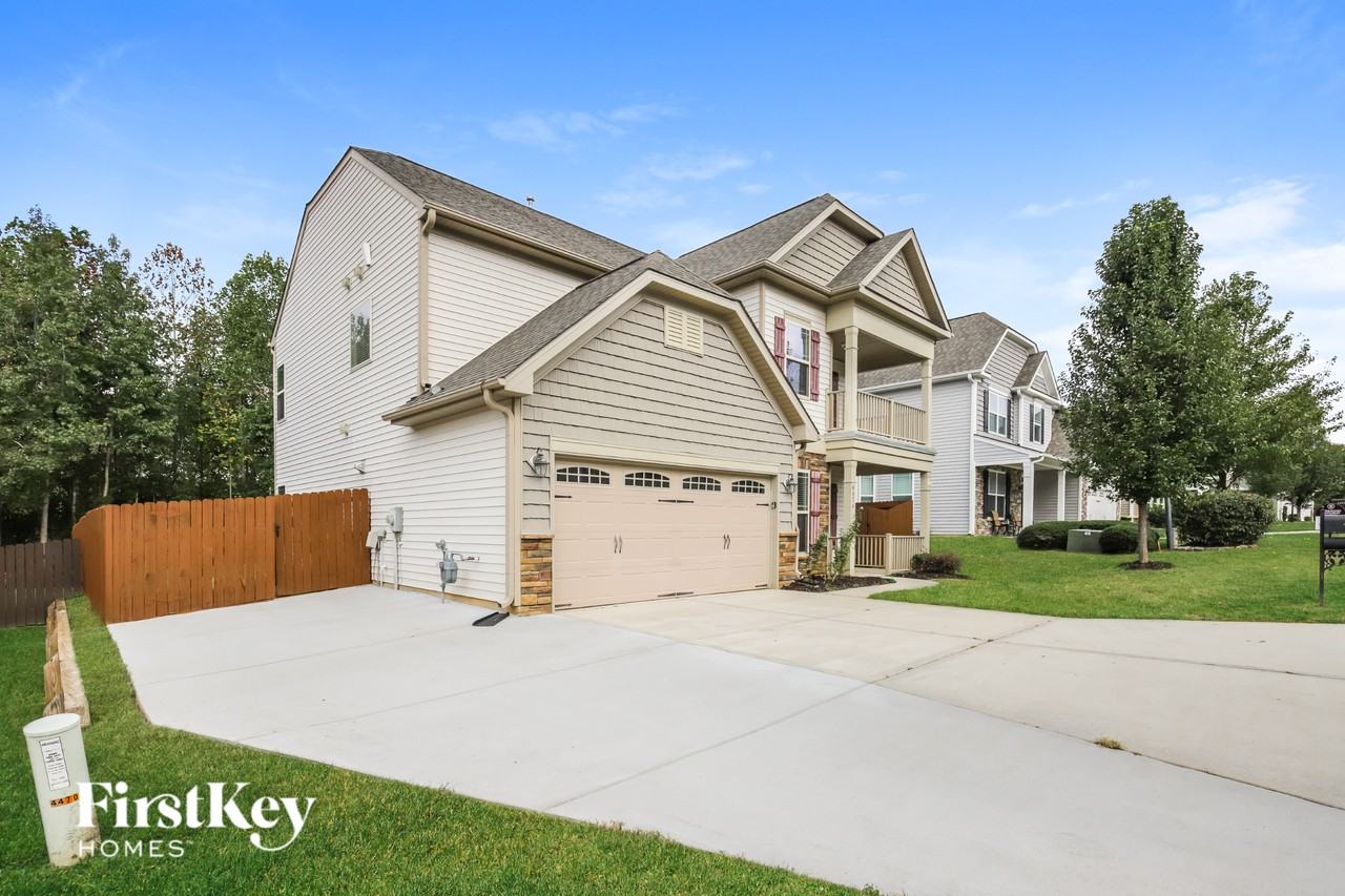 4476 Redfern Pl - Photo 2 of 15