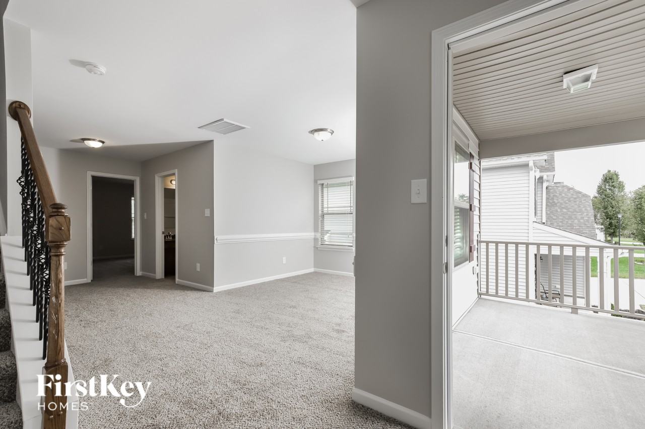 4476 Redfern Pl - Photo 3 of 15