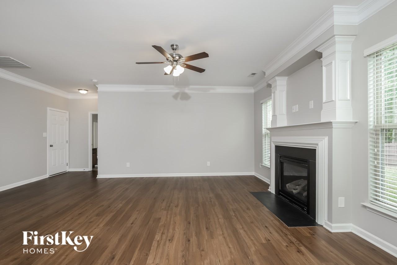 4476 Redfern Pl - Photo 5 of 15