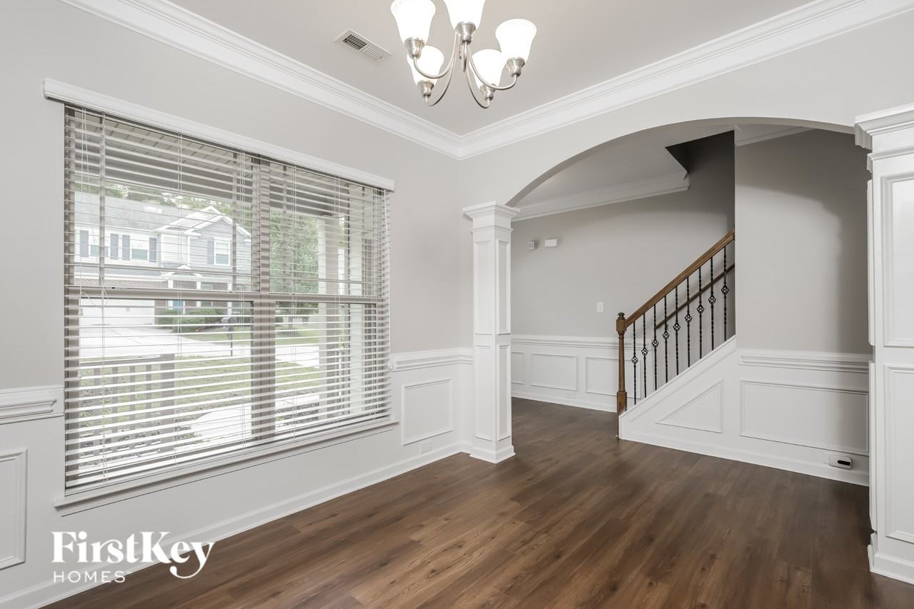 4476 Redfern Pl - Photo 6 of 15