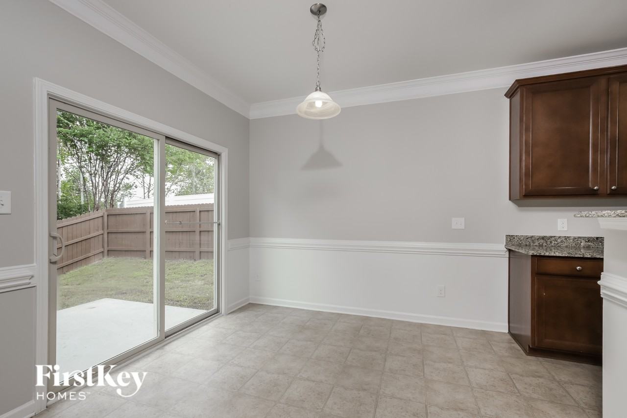 4476 Redfern Pl - Photo 7 of 15