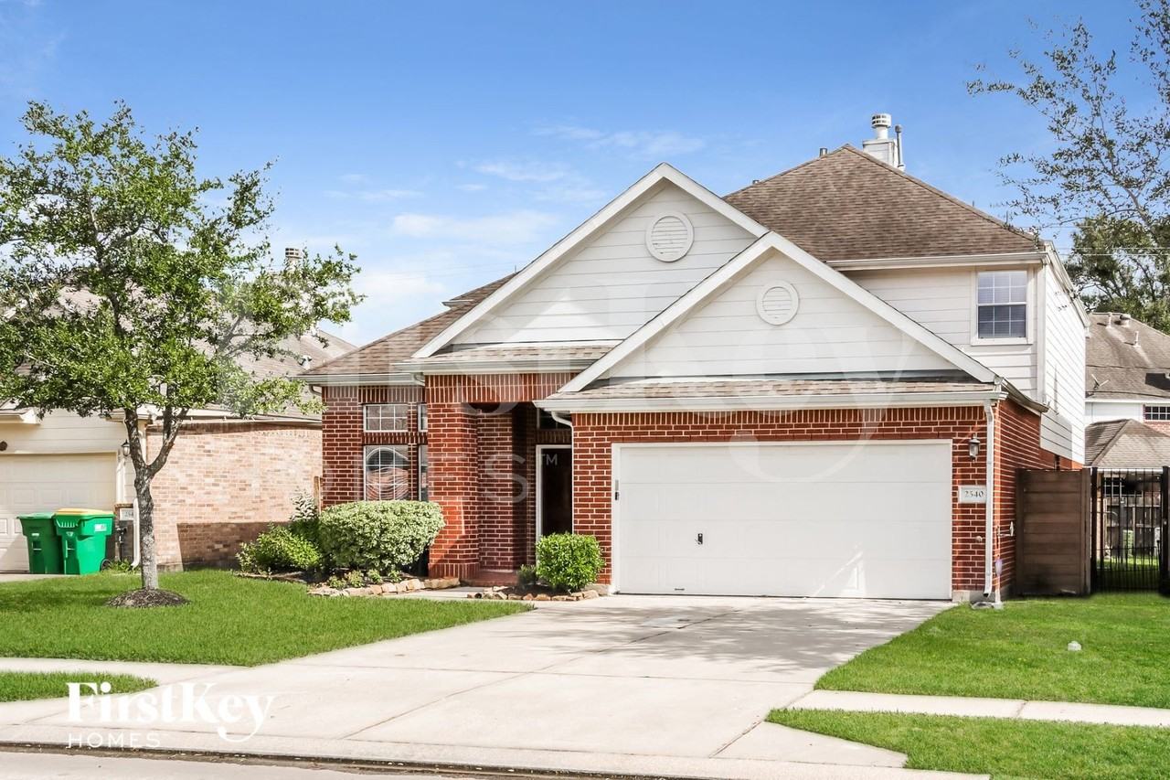 2540 Pelican Dr - Photo 2 of 15