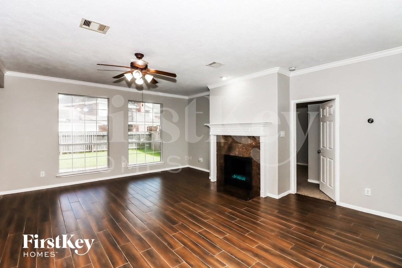 2540 Pelican Dr - Photo 3 of 15