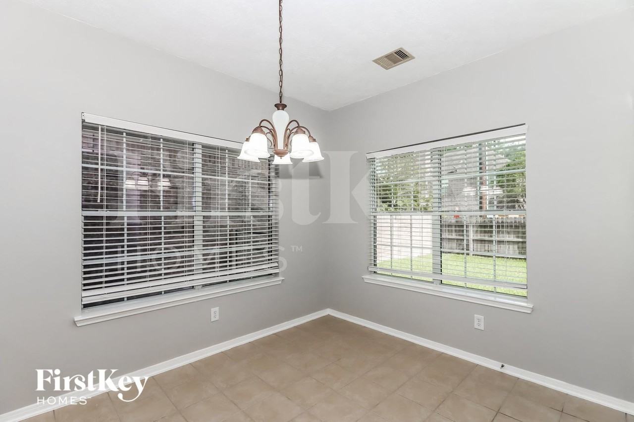 2540 Pelican Dr - Photo 5 of 15